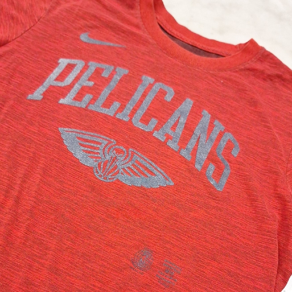 Nike NBA Pelicans Red Graphic Dri-Fit Tee Shortsleeve Shirt Sz Med Basketball